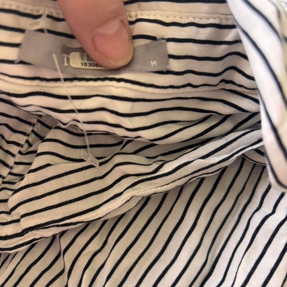 Tart Collections- black and white striped button down‎ shirt- 100% crepe - Picture 2 of 6